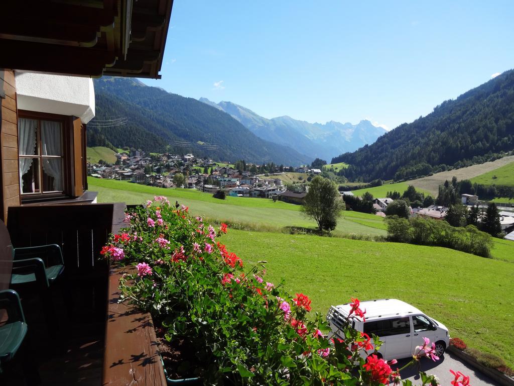 Landhaus Strolz Sankt Anton am Arlberg Oda fotoğraf